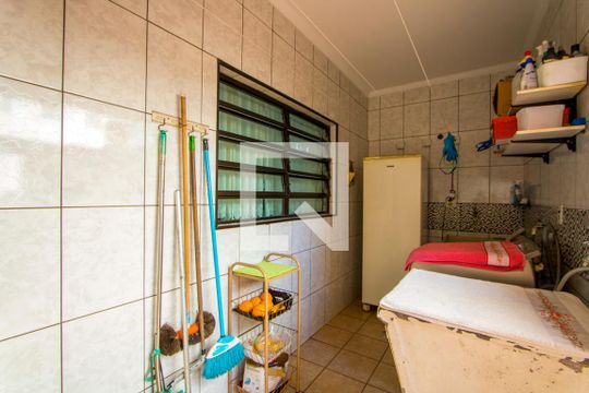 Área de serviço de casa à venda com 3 quartos, 174m² em Vila América, Santo André