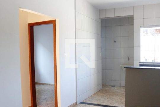 Sala de apartamento para alugar com 2 quartos, 50m² em Goiânia, Belo Horizonte