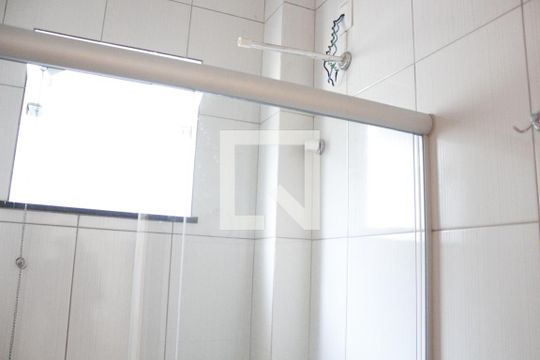 Banheiro de apartamento para alugar com 2 quartos, 50m² em Goiânia, Belo Horizonte