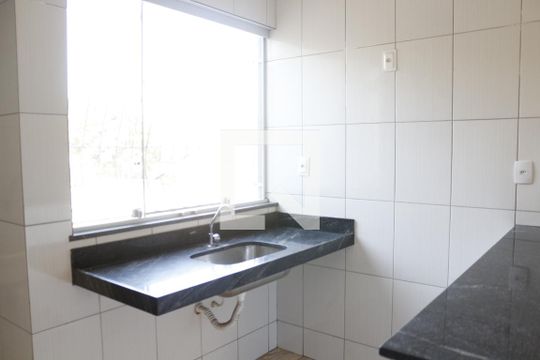 Cozinha de apartamento para alugar com 2 quartos, 50m² em Goiânia, Belo Horizonte