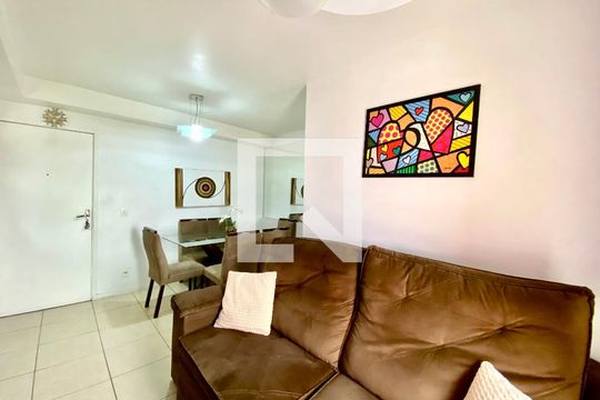 Sala  de apartamento à venda com 2 quartos, 60m² em Del Castilho, Rio de Janeiro