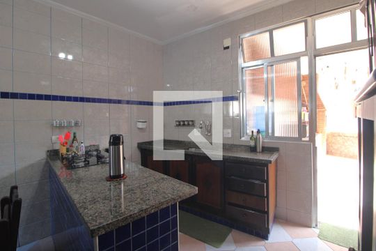 Cozinha de casa à venda com 5 quartos, 268m² em Jardim Tupã, São Paulo