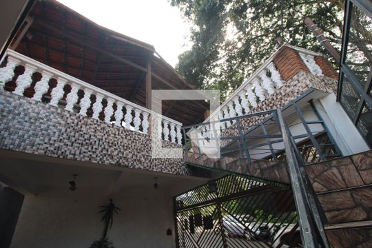 Área comum de casa à venda com 5 quartos, 268m² em Jardim Tupã, São Paulo