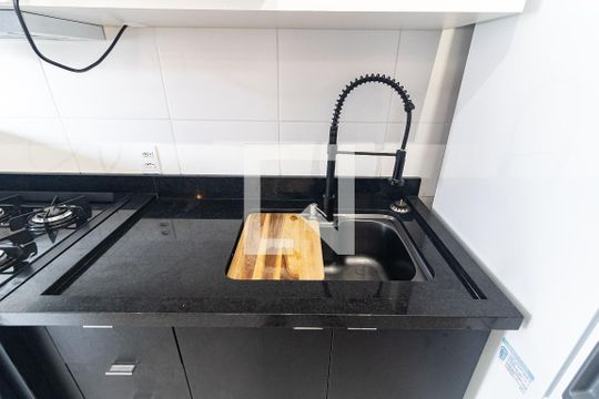 Cozinha de apartamento à venda com 2 quartos, 33m² em Parque Fongaro, São Paulo