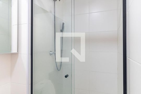 Banheiro de apartamento à venda com 2 quartos, 33m² em Parque Fongaro, São Paulo