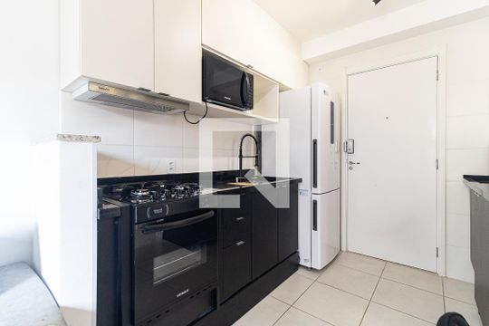 Cozinha de apartamento à venda com 2 quartos, 33m² em Parque Fongaro, São Paulo