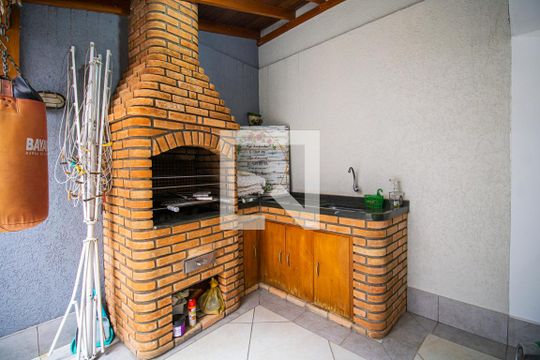Garagem de casa à venda com 4 quartos, 260m² em Parque Vitoria, São Paulo
