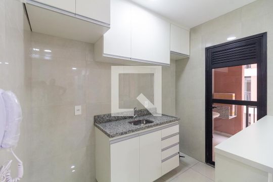 Cozinha de apartamento à venda com 2 quartos, 48m² em Ayrosa, Osasco