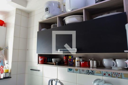 Cozinha de apartamento à venda com 2 quartos, 51m² em Bussocaba, Osasco