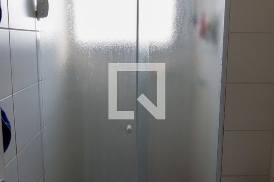 Banheiro de apartamento à venda com 2 quartos, 51m² em Bussocaba, Osasco