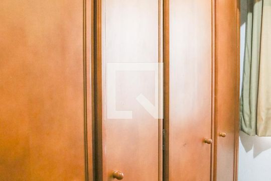 Quarto Inferior de casa para alugar com 5 quartos, 300m² em Vila Pompéia, São Paulo