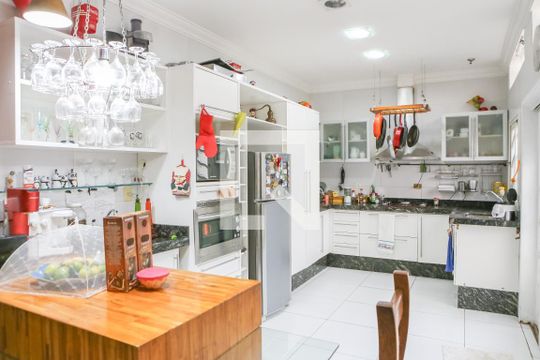 Cozinha de casa para alugar com 5 quartos, 300m² em Vila Pompéia, São Paulo