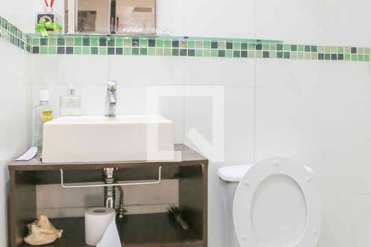Lavabo de casa para alugar com 5 quartos, 300m² em Vila Pompéia, São Paulo