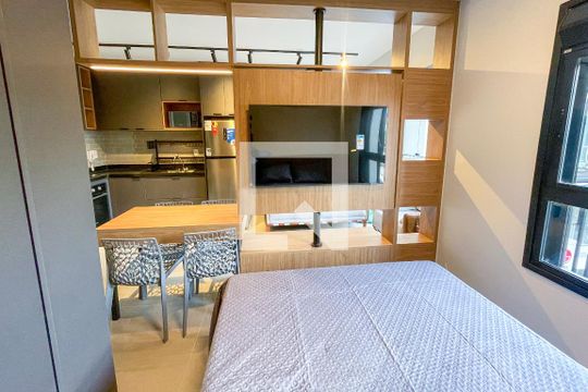 Quarto  de kitnet/studio para alugar com 1 quarto, 29m² em Pinheiros, São Paulo