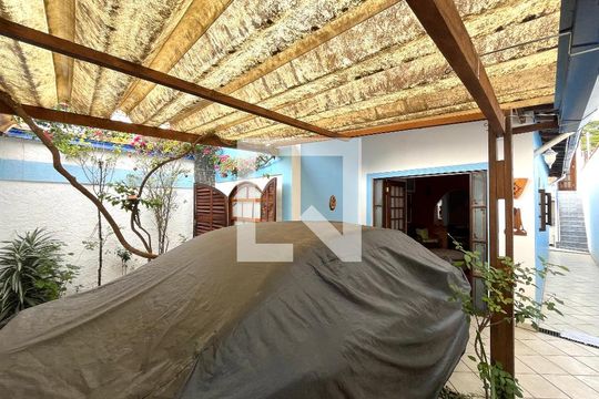 Garagem de casa para alugar com 3 quartos, 122m² em Parque Jabaquara, São Paulo