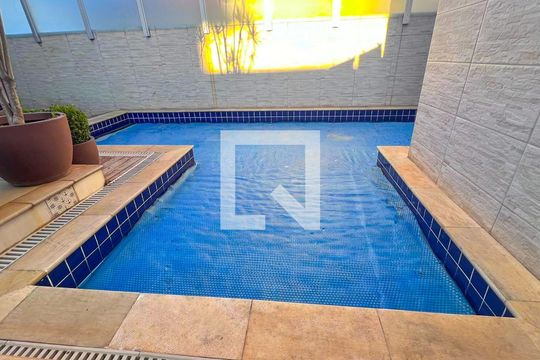 Área comum de casa à venda com 5 quartos, 390m² em Floresta, Belo Horizonte