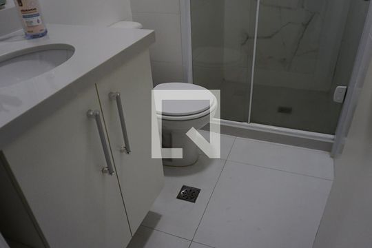 Banheiro Suite  01 de apartamento para alugar com 2 quartos, 64m² em Jacarepaguá, Rio de Janeiro
