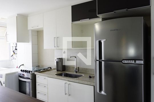 Cozinha de apartamento para alugar com 2 quartos, 64m² em Jacarepaguá, Rio de Janeiro
