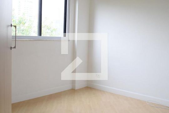 Suíte de apartamento à venda com 2 quartos, 90m² em Batel, Curitiba
