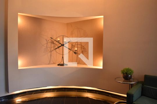Hall de entrada de apartamento à venda com 2 quartos, 90m² em Batel, Curitiba