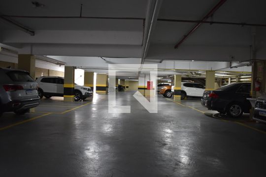 Garagem de apartamento para alugar com 2 quartos, 90m² em Batel, Curitiba