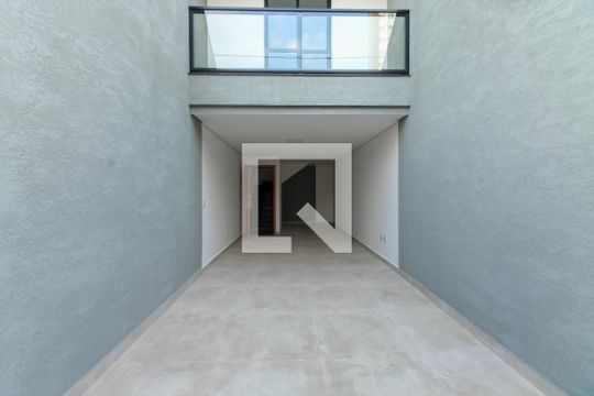 Garagem de casa à venda com 3 quartos, 137m² em Vila Carrao, São Paulo