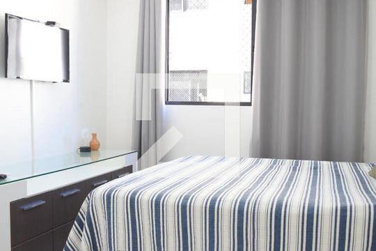 Suíte de apartamento à venda com 3 quartos, 74m² em Santo Inácio, Curitiba
