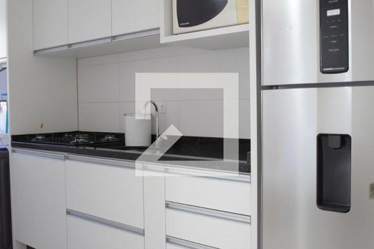 Cozinha de apartamento para alugar com 3 quartos, 74m² em Santo Inácio, Curitiba