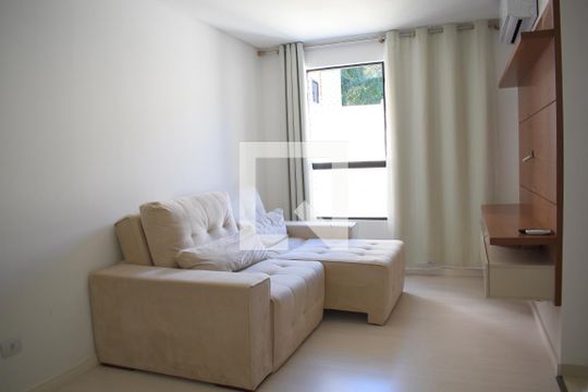 Apartamento para alugar com 3 quartos, 74m² em Santo Inácio, Curitiba