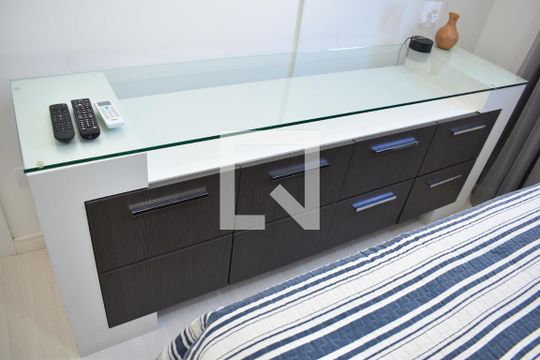 Suíte de apartamento à venda com 3 quartos, 74m² em Santo Inácio, Curitiba