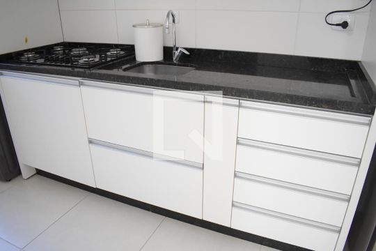 Cozinha de apartamento para alugar com 3 quartos, 74m² em Santo Inácio, Curitiba