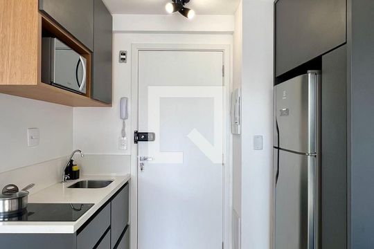 Cozinha de apartamento à venda com 1 quarto, 27m² em Vila Nova Conceição, São Paulo