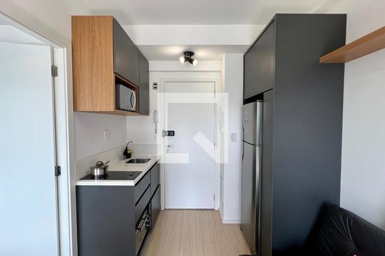 Cozinha de apartamento à venda com 1 quarto, 27m² em Vila Nova Conceição, São Paulo