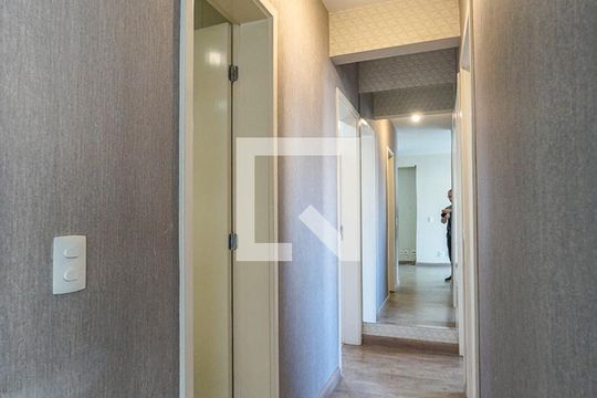 Corredor dos quartos de apartamento para alugar com 3 quartos, 97m² em Vila Gomes Cardim, São Paulo