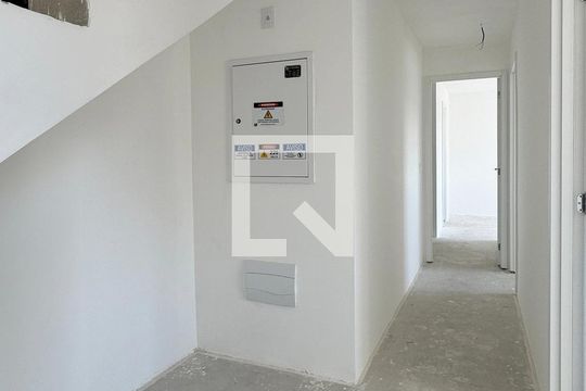 Corredor de apartamento à venda com 3 quartos, 121m² em Tamboré, Barueri