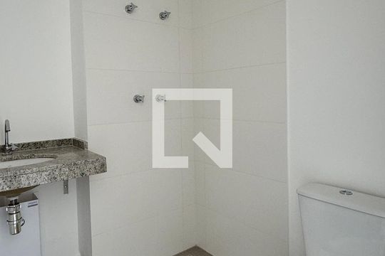 Banheiro da Suíte 3 de apartamento para alugar com 3 quartos, 121m² em Tamboré, Barueri