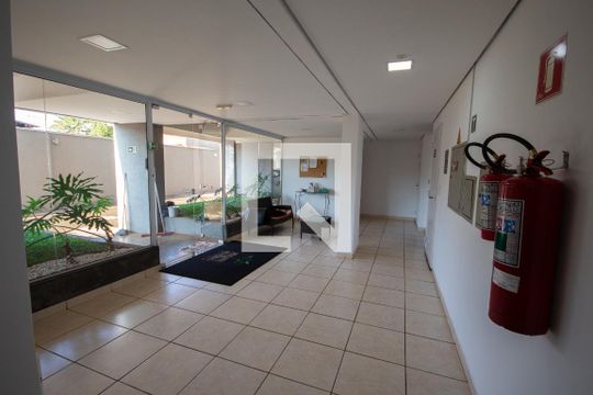 Hall de entrada de apartamento para alugar com 2 quartos, 50m² em Ipiranga, Ribeirão Preto