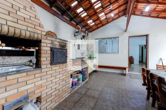Churrasqueira de casa para alugar com 4 quartos, 250m² em Jardim Virginia Bianca, São Paulo