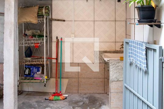 Área de Serviço de casa à venda com 4 quartos, 124m² em Piraporinha, Diadema