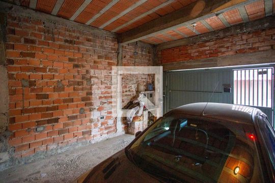 Garagem de casa à venda com 4 quartos, 124m² em Piraporinha, Diadema