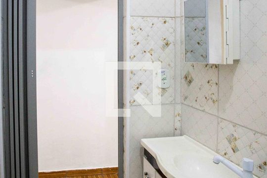 Banheiro de casa à venda com 4 quartos, 124m² em Piraporinha, Diadema