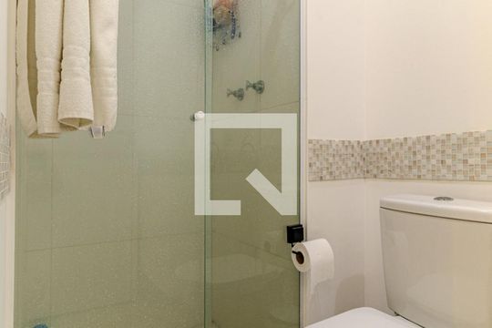 Banheiro de kitnet/studio à venda com 1 quarto, 22m² em República, São Paulo