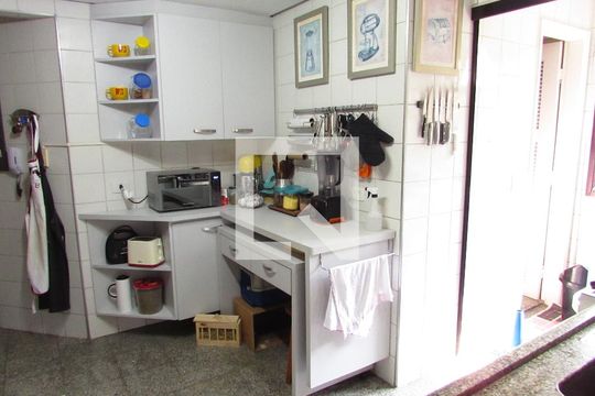 Cozinha de apartamento à venda com 2 quartos, 112m² em Vila Andrade, São Paulo