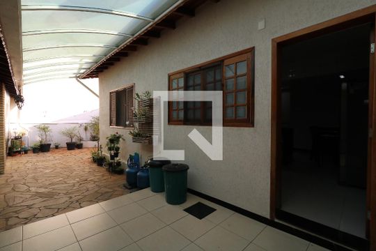 Quintal de casa à venda com 3 quartos, 195m² em Jardim Santo Alberto, Santo André