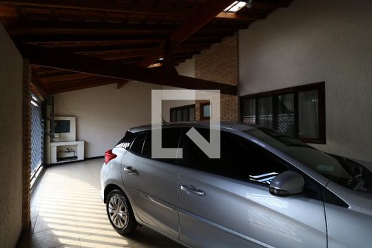 Garagem de casa à venda com 3 quartos, 195m² em Jardim Santo Alberto, Santo André