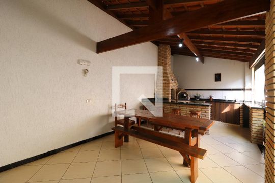 Área Social de casa à venda com 3 quartos, 195m² em Jardim Santo Alberto, Santo André