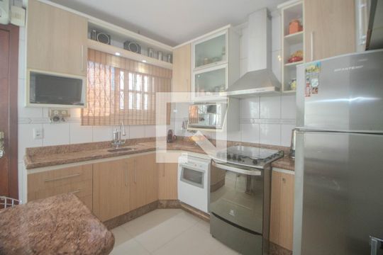 Cozinha de casa à venda com 2 quartos, 230m² em Partenon, Porto Alegre