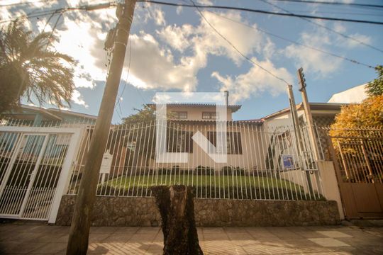 Fachada de casa à venda com 2 quartos, 230m² em Partenon, Porto Alegre