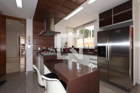 Cozinha de casa à venda com 3 quartos, 380m² em Chácara Mafalda, São Paulo