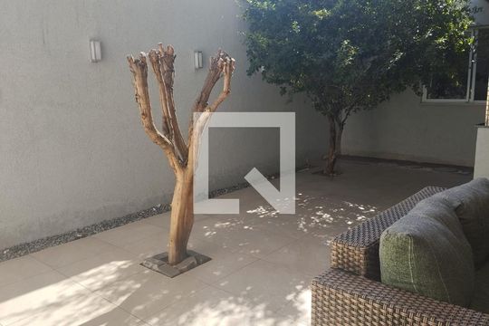 Quintal de casa de condomínio à venda com 4 quartos, 307m² em Nossa Senhora de Fátima, Contagem